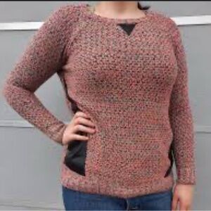 Xhilaration Women's Pink and Black Textured Crew Neck‎ Sweater